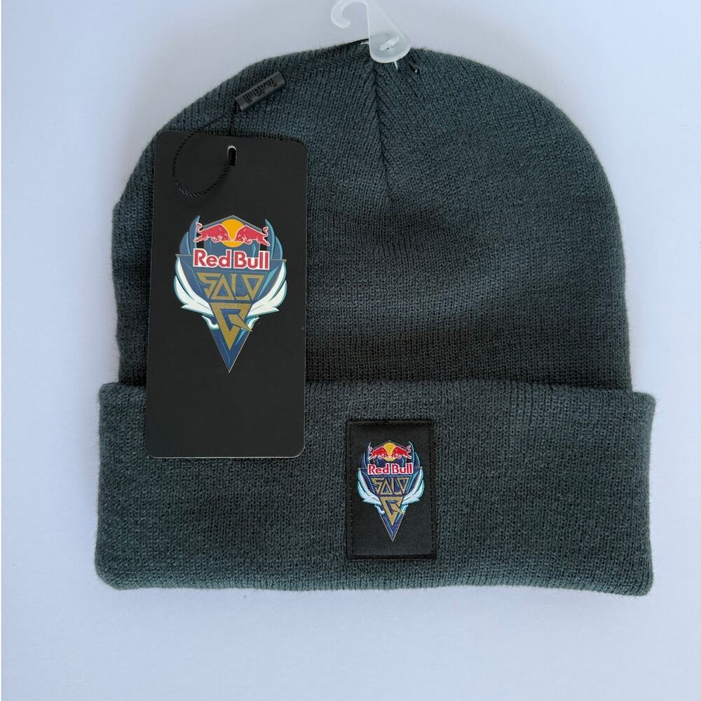 Red Bull NWT Beanie Solo Q Champions Adult Unisex Knit Logo Grey Hat Cap Gaming
